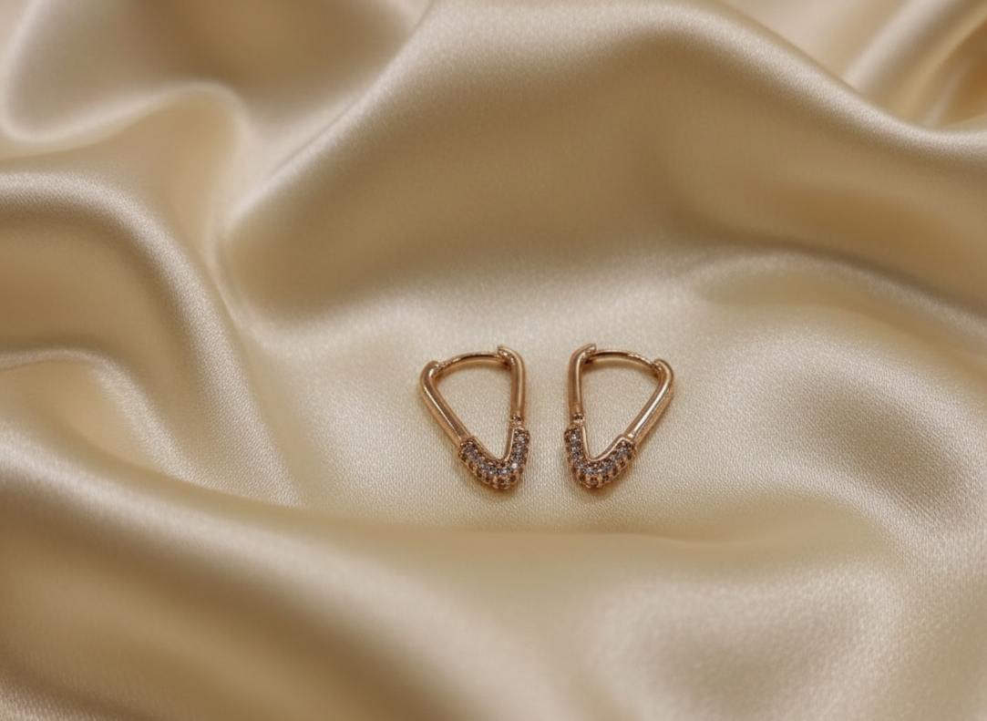 Élan Curve Gold Earrings